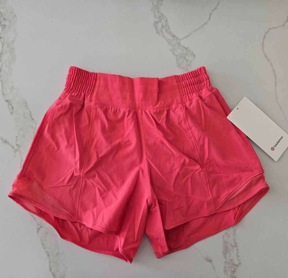 NWT Lululemon HIGH RISE Hotty Hot 4" Shorts